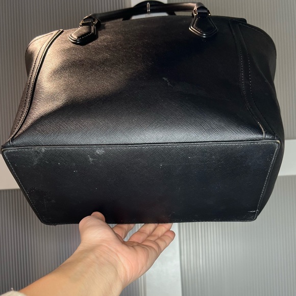 Micheal Kors Large tote purse with pockets - Picture 4 of 8